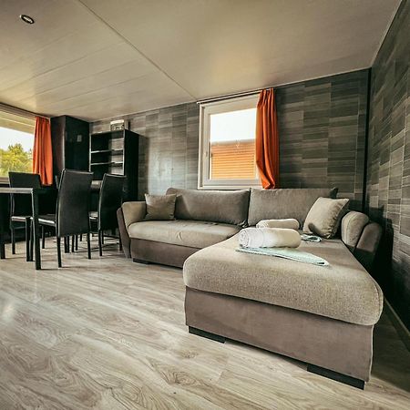 Lakohajo, Uszohaz - Tisza-To Hotel Tiszafured Bagian luar foto