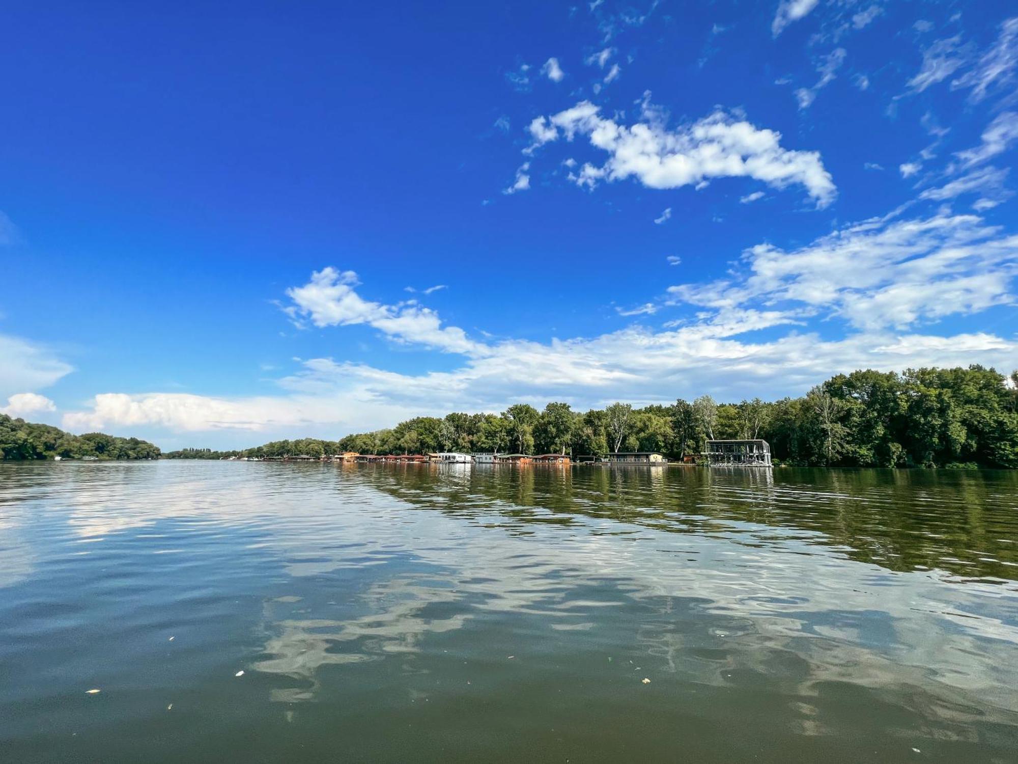Lakohajo, Uszohaz - Tisza-To Hotel Tiszafured Bagian luar foto