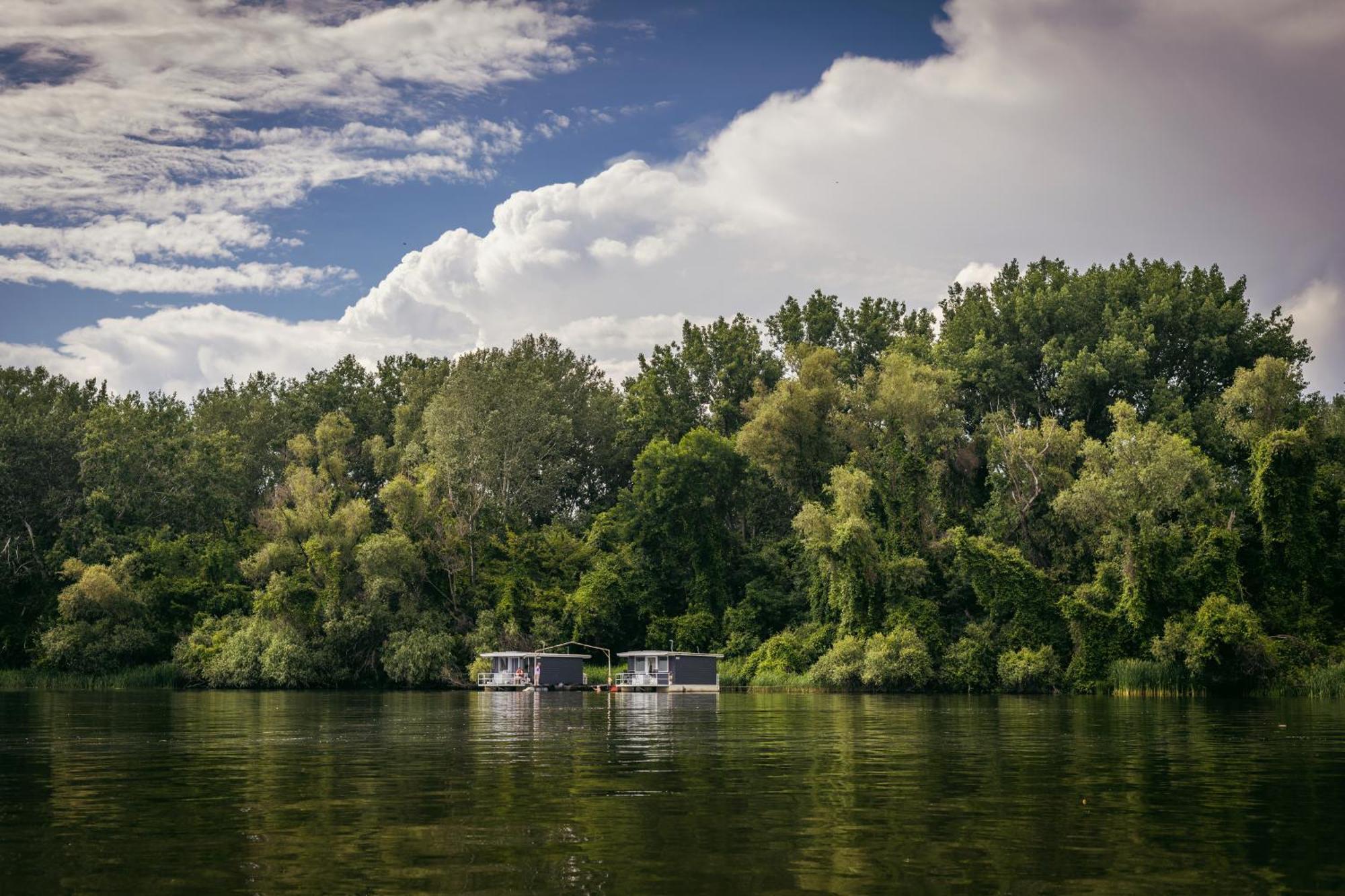 Lakohajo, Uszohaz - Tisza-To Hotel Tiszafured Bagian luar foto